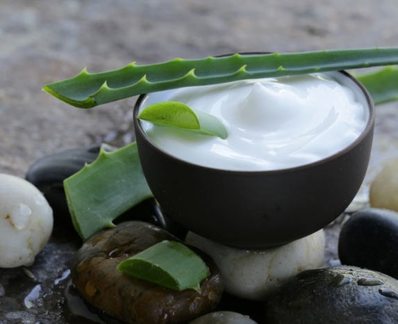 Naturlich vegan Naturlich vegan: Körperpflegeprodukte, Beispiel Kekse und Gummibärchen, Lip Balms,